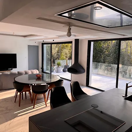 Contemporary Between Paris And Disneyland Villa