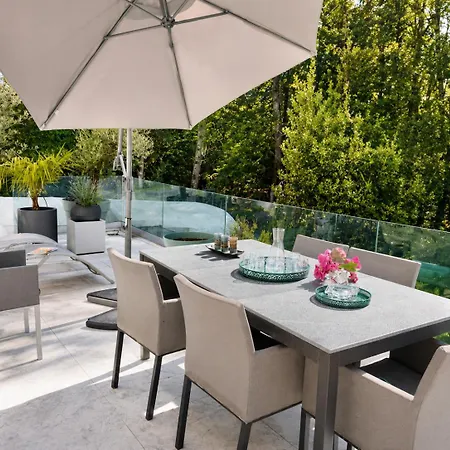 Contemporary Between Paris And Disneyland * Champs-Sur-Marne