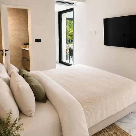 Contemporary Between Paris And Disneyland Villa