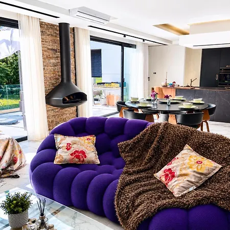 Contemporary Between Paris And Disneyland Villa