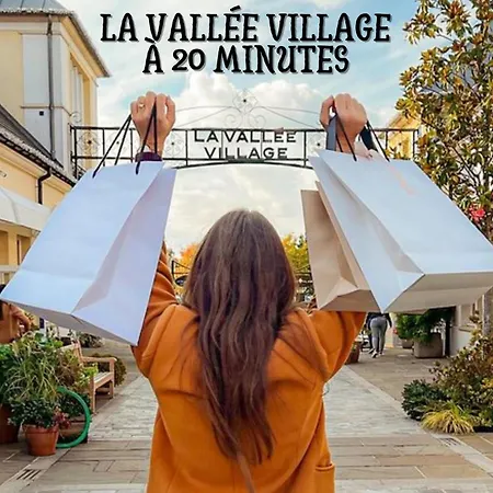 Contemporary Villa Between Paris And Disneyland