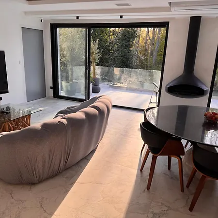 Contemporary Villa Between Paris And Disneyland וילה שאנז סור-מרנה